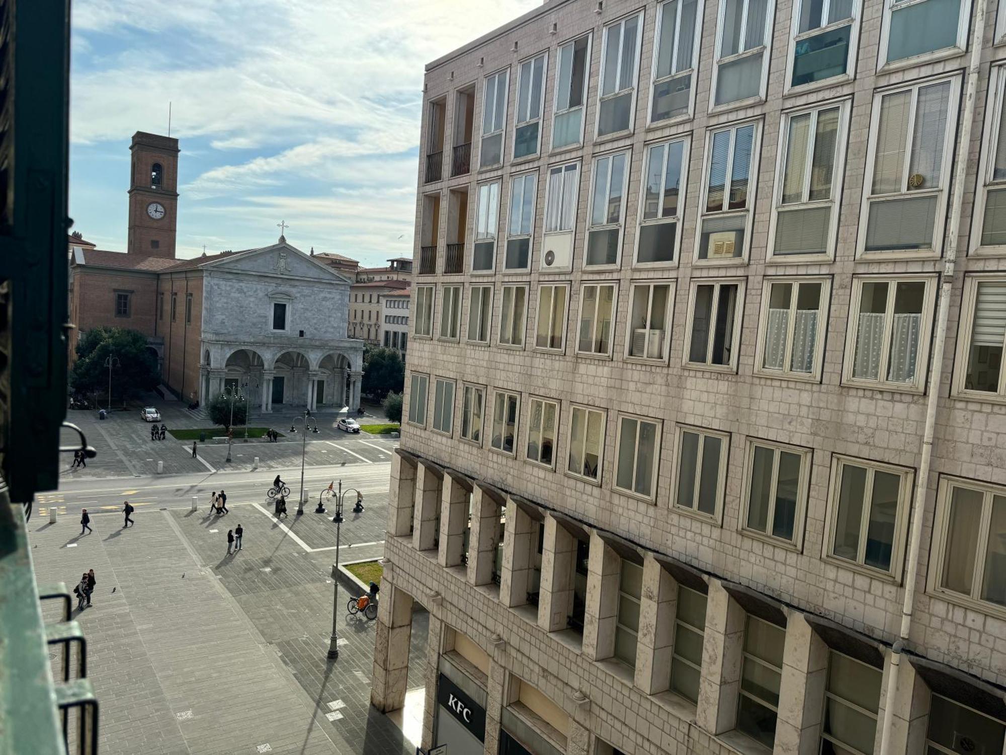 Affittacamere The Shuttle Livorno Esterno foto